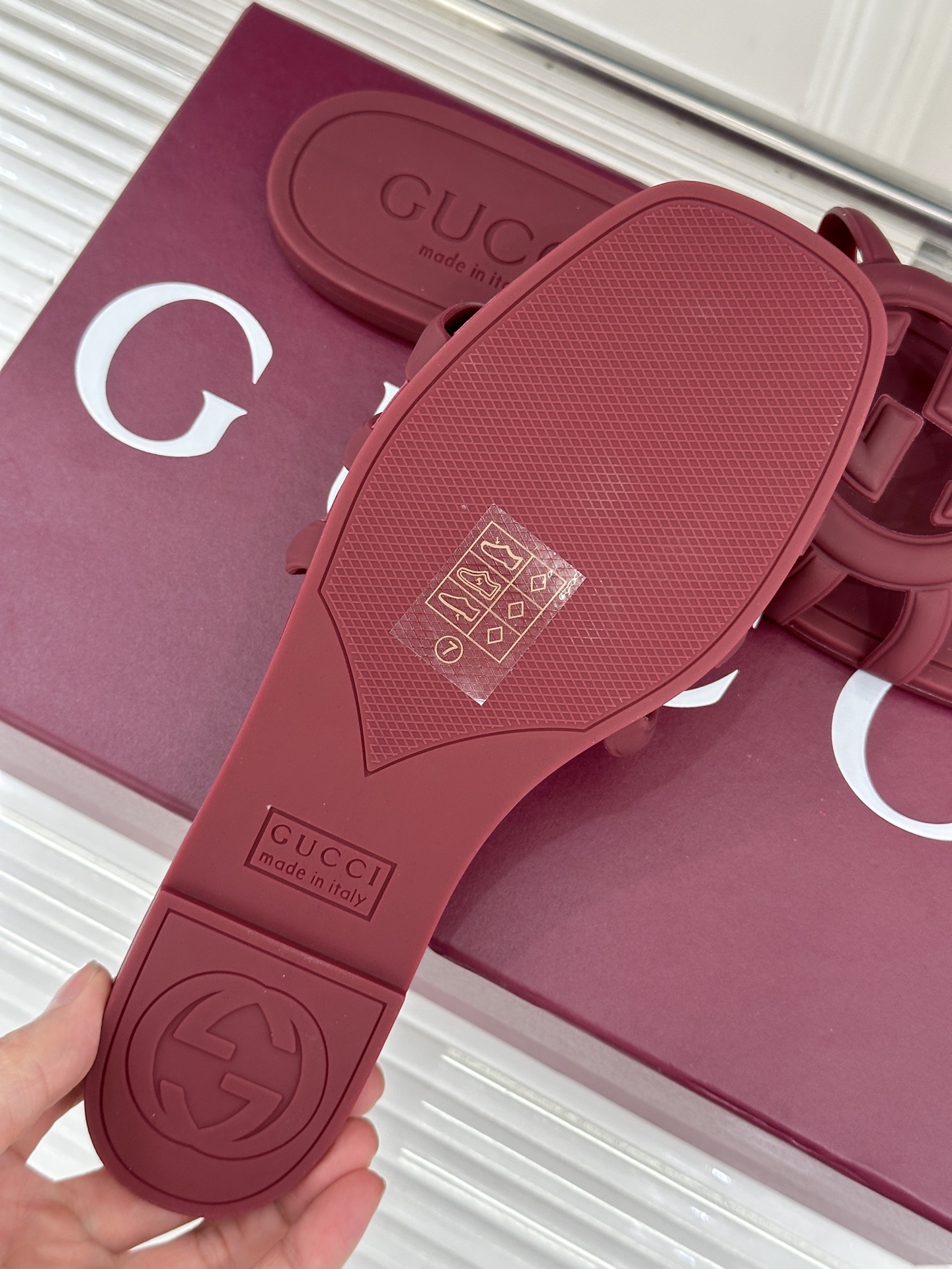 Gucci/古驰26WF新品双G果冻拖鞋续写Lido系列意式海岸风情将70年代典藏符号化作夏日奢适日常 