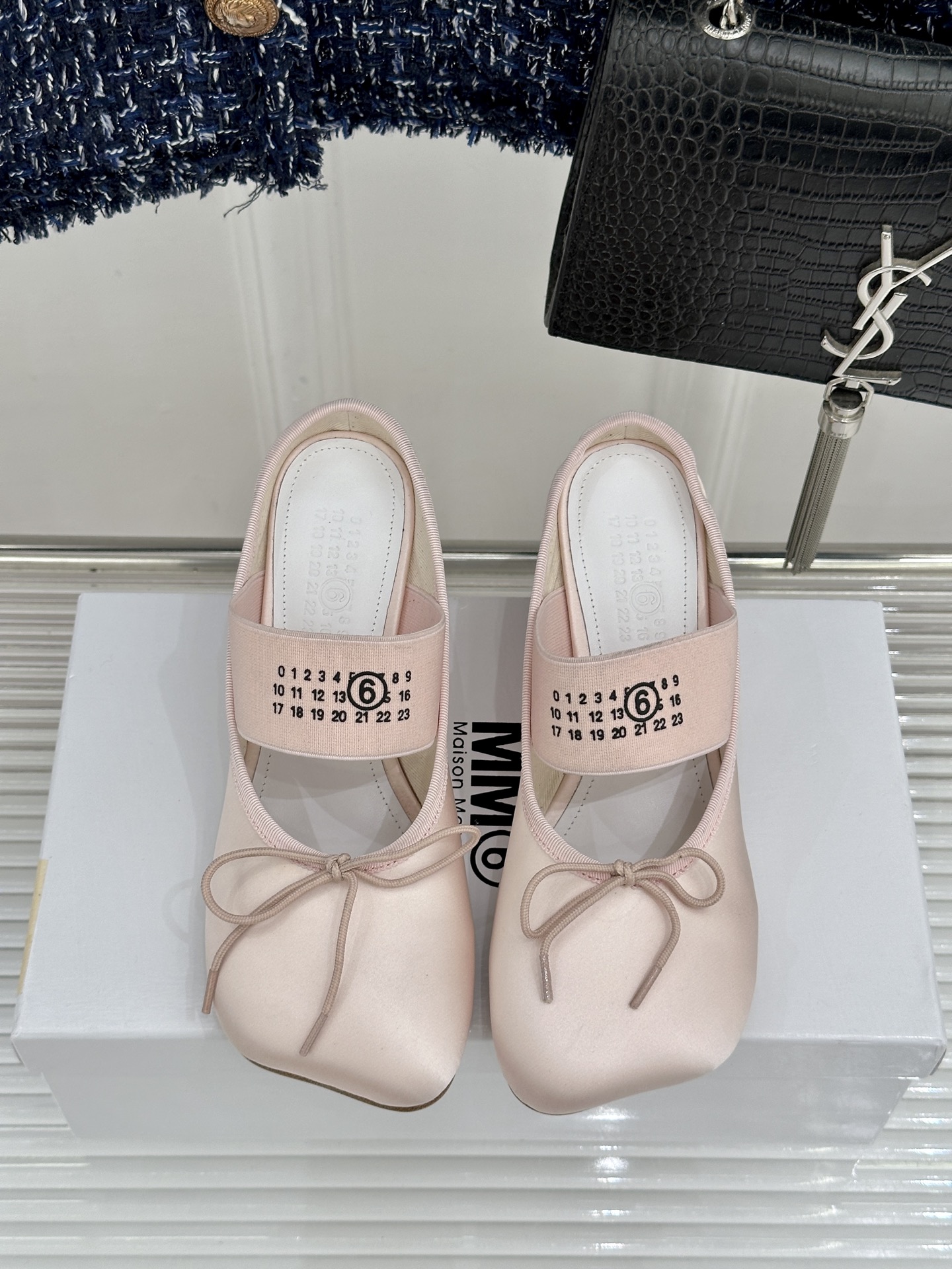 MaisonMargiela｜MM6马吉拉经典Jennie同款弹力带粗跟芭蕾舞半拖这款芭蕾风半拖自带轻奢
