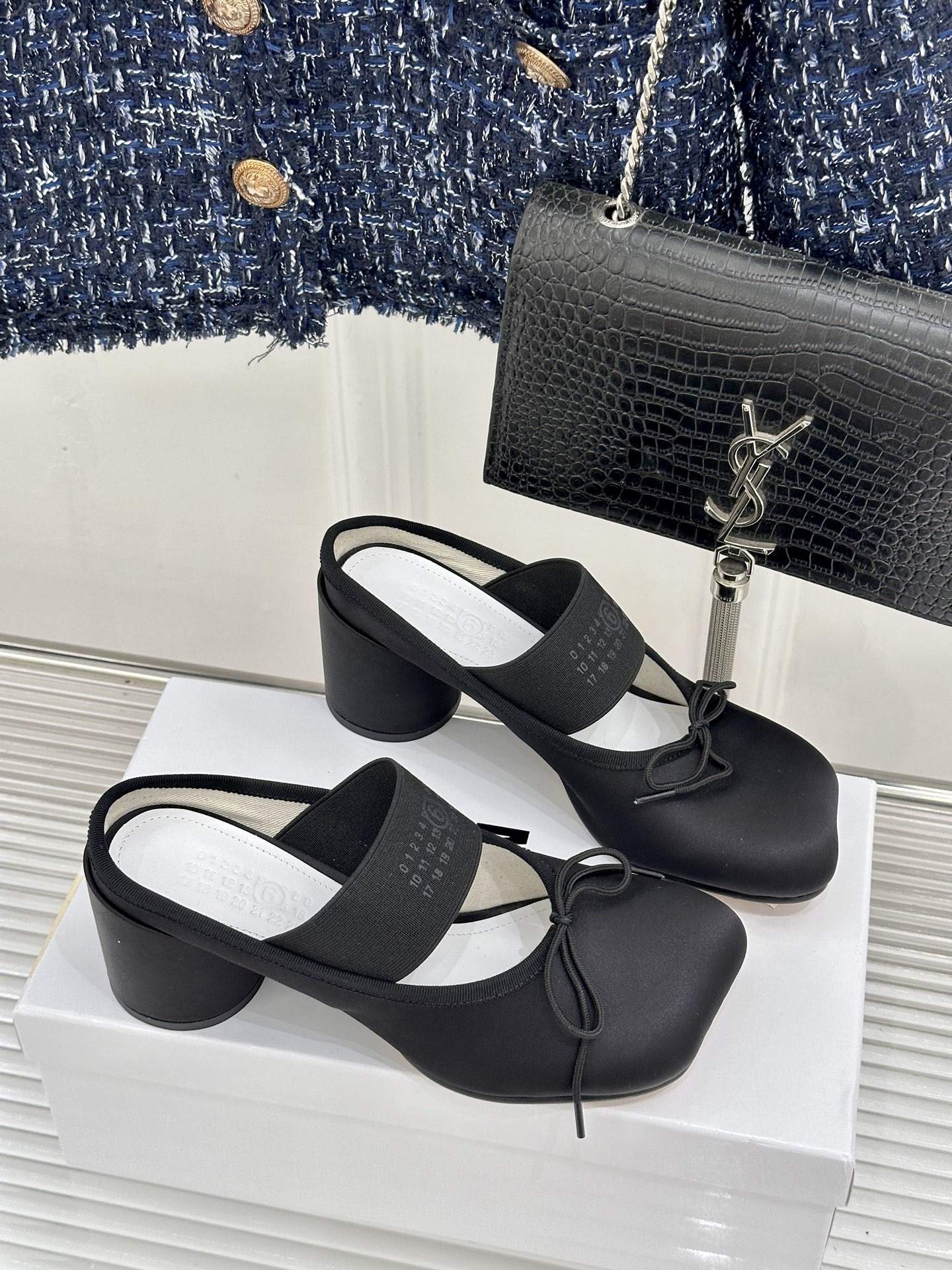 MaisonMargiela｜MM6马吉拉经典Jennie同款弹力带粗跟芭蕾舞半拖这款芭蕾风半拖自带轻奢