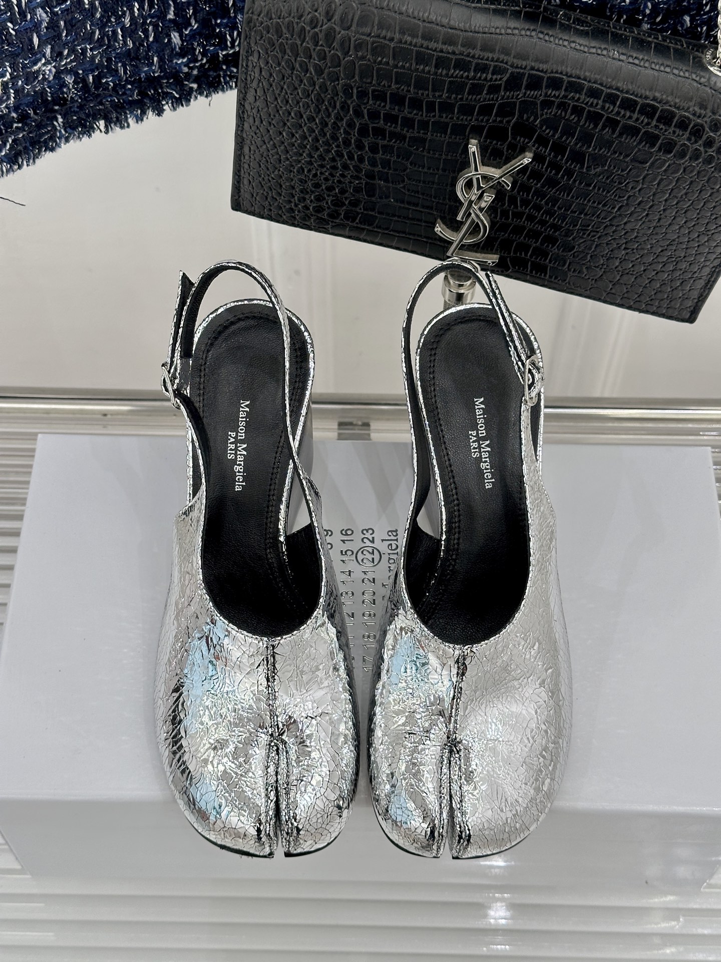MaisonMargiela｜MM6马吉拉复古分趾坡跟玛丽珍凉鞋MaisonMargiela又又又放大招