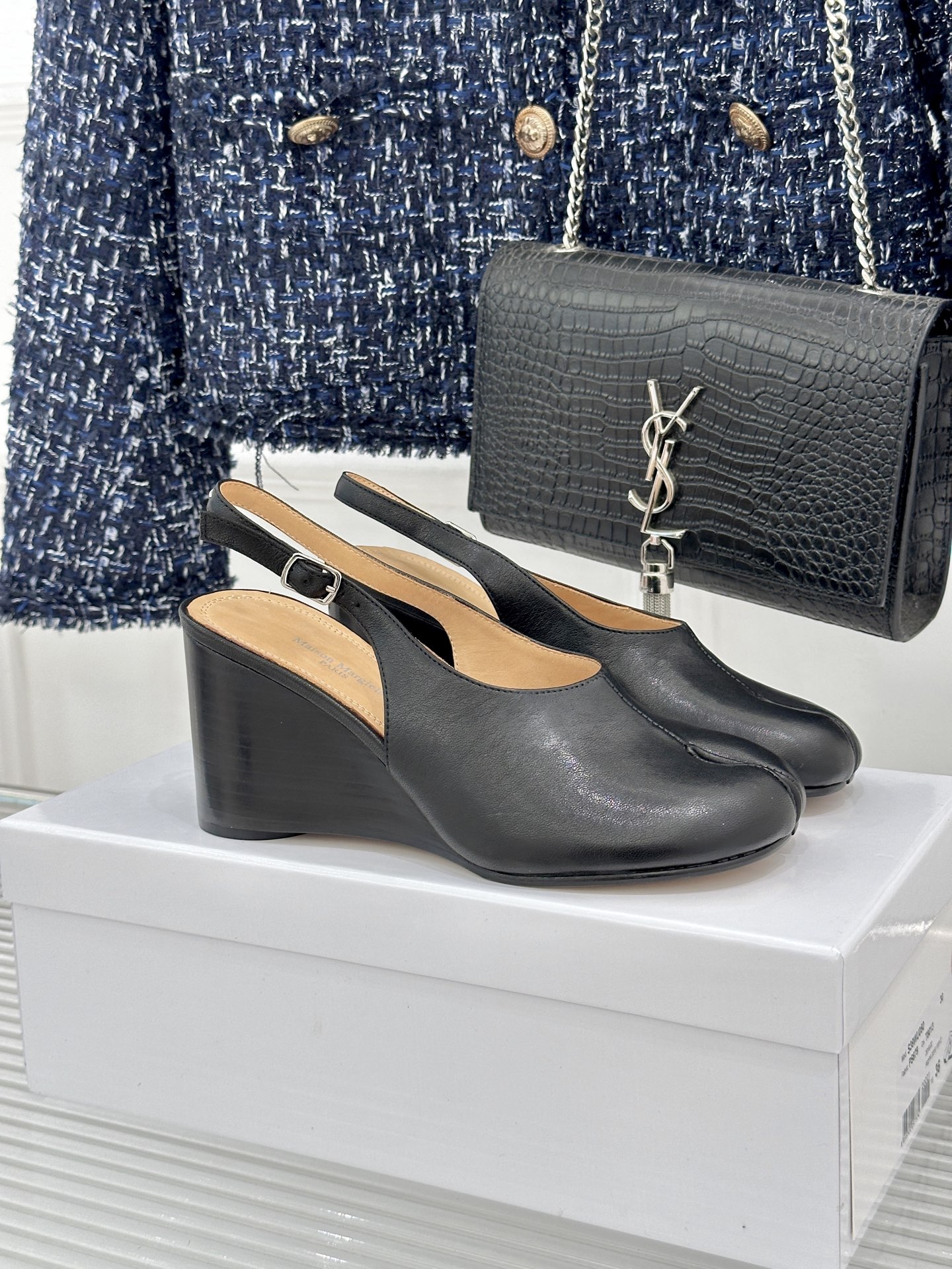 MaisonMargiela｜MM6马吉拉复古分趾坡跟玛丽珍凉鞋MaisonMargiela又又又放大招