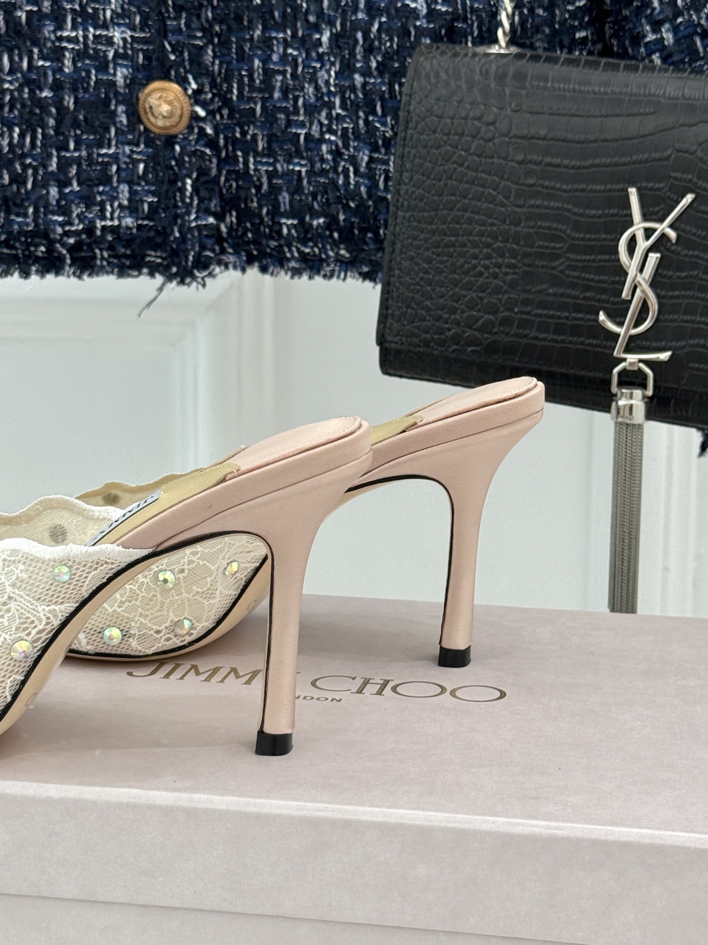 Jimmy Choo/吉米周26WF新品水钻蕾丝金属头高跟拖鞋承袭品牌30年英伦奢雅基因这款凉鞋解锁现代