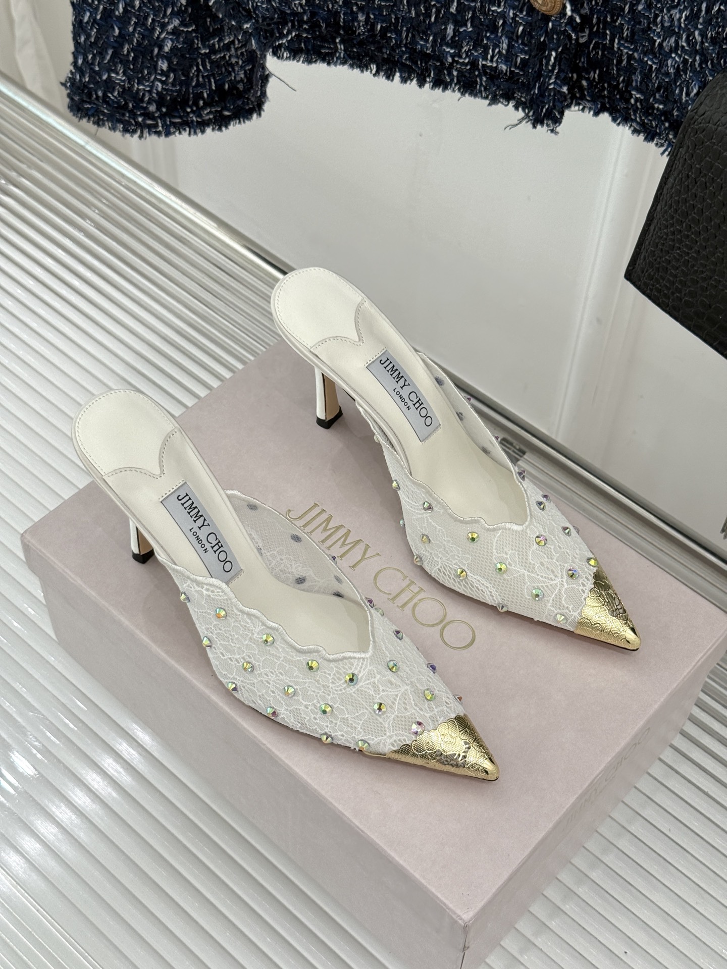 Jimmy Choo/吉米周26WF新品水钻蕾丝金属头高跟拖鞋承袭品牌30年英伦奢雅基因这款凉鞋解锁现代