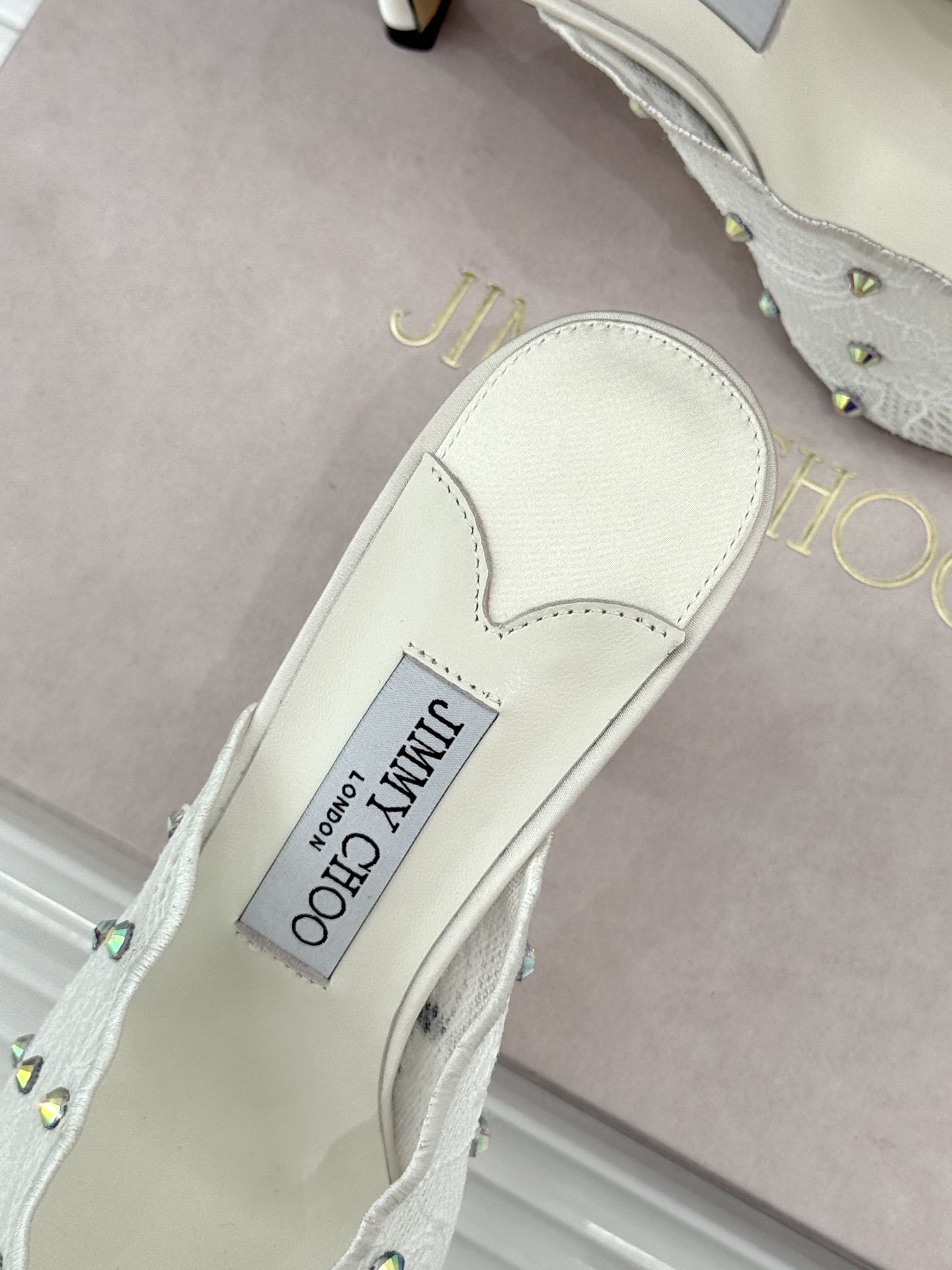 Jimmy Choo/吉米周26WF新品水钻蕾丝金属头高跟拖鞋承袭品牌30年英伦奢雅基因这款凉鞋解锁现代