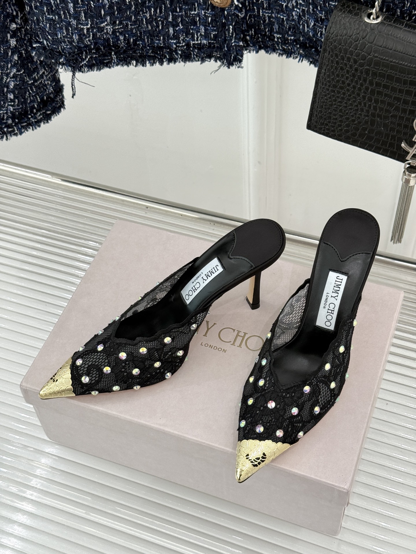 Jimmy Choo/吉米周26WF新品水钻蕾丝金属头高跟拖鞋承袭品牌30年英伦奢雅基因这款凉鞋解锁现代