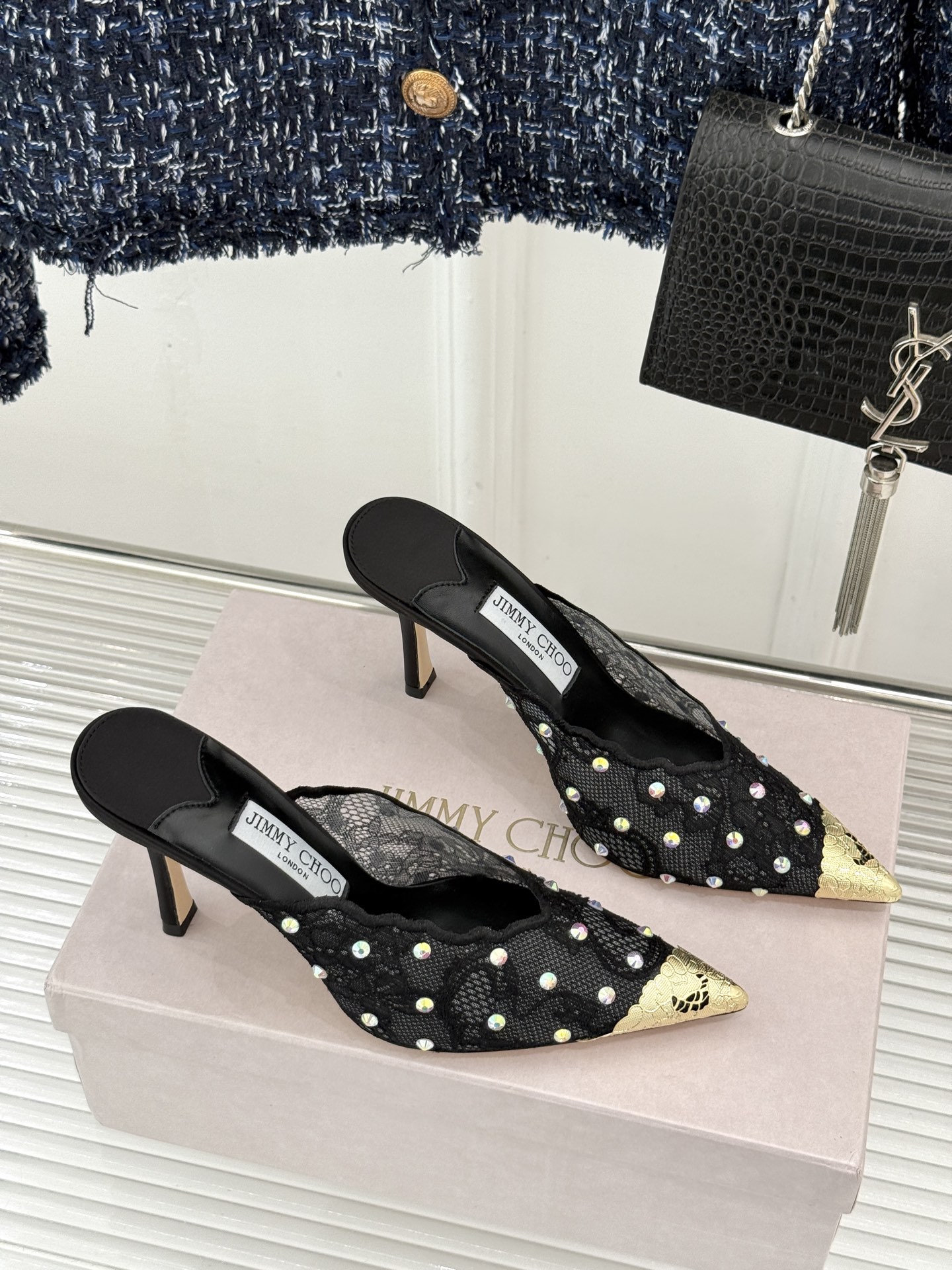 Jimmy Choo/吉米周26WF新品水钻蕾丝金属头高跟拖鞋承袭品牌30年英伦奢雅基因这款凉鞋解锁现代