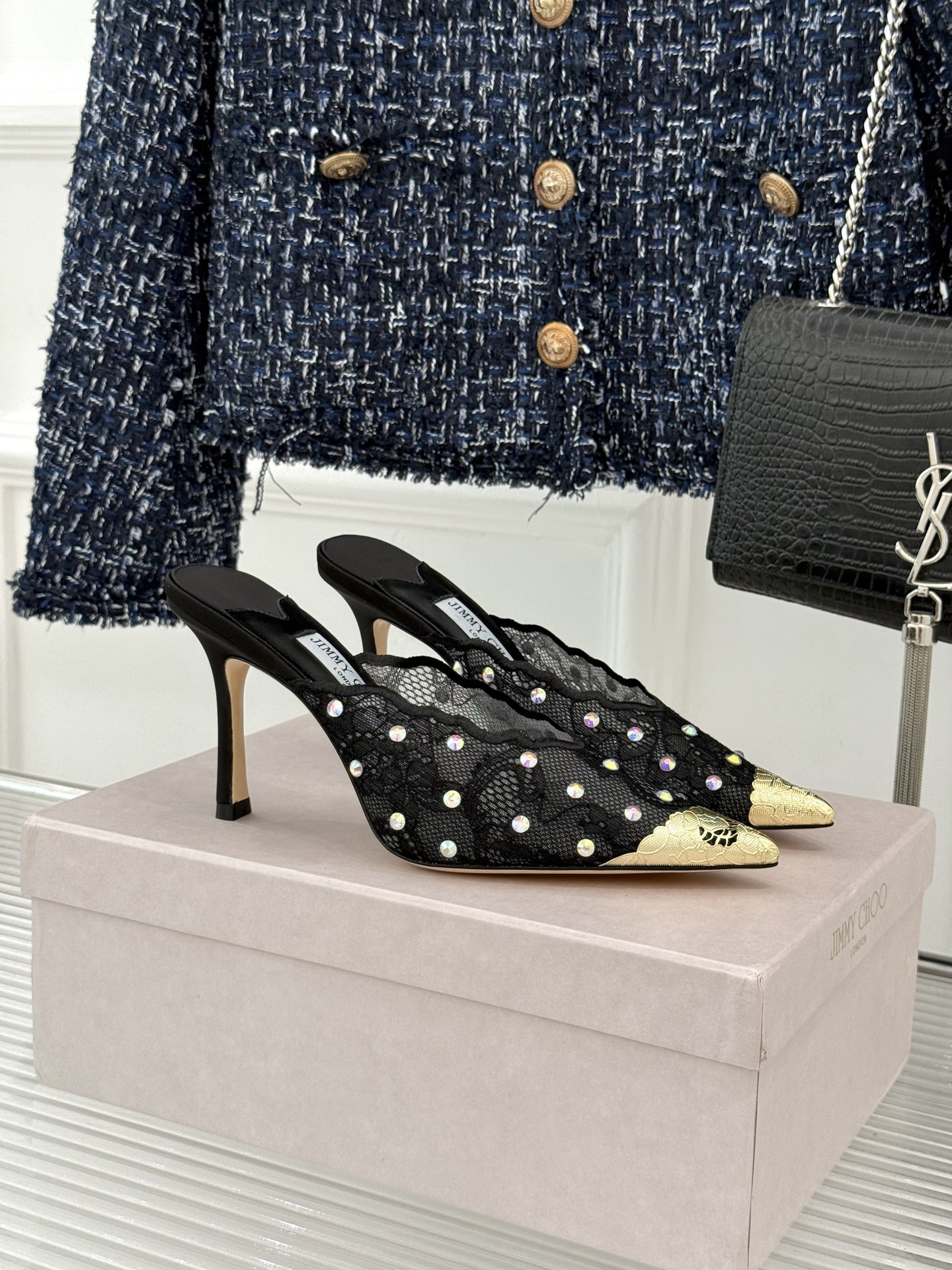 Jimmy Choo/吉米周26WF新品水钻蕾丝金属头高跟拖鞋承袭品牌30年英伦奢雅基因这款凉鞋解锁现代