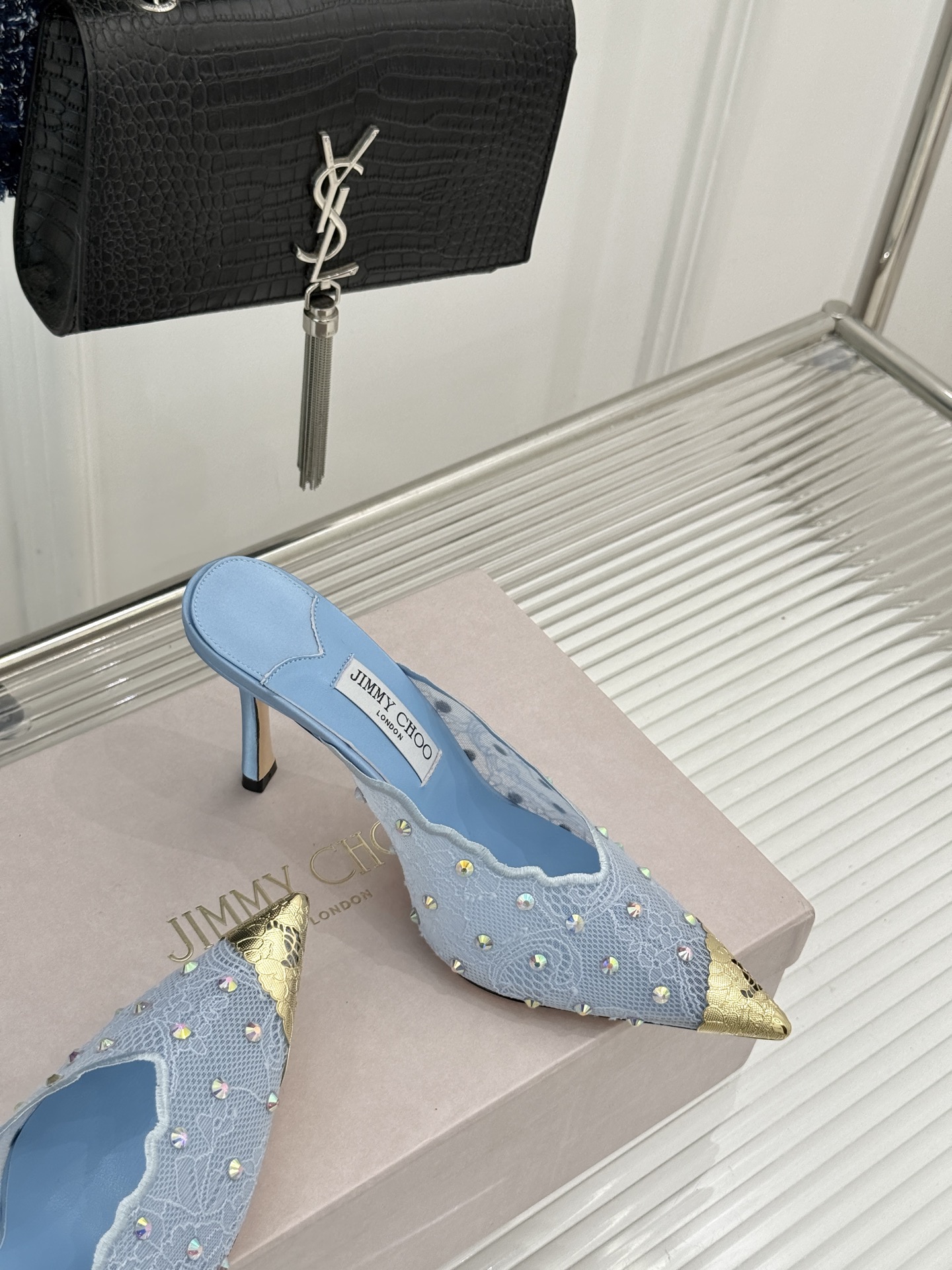 Jimmy Choo/吉米周26WF新品水钻蕾丝金属头高跟拖鞋承袭品牌30年英伦奢雅基因这款凉鞋解锁现代