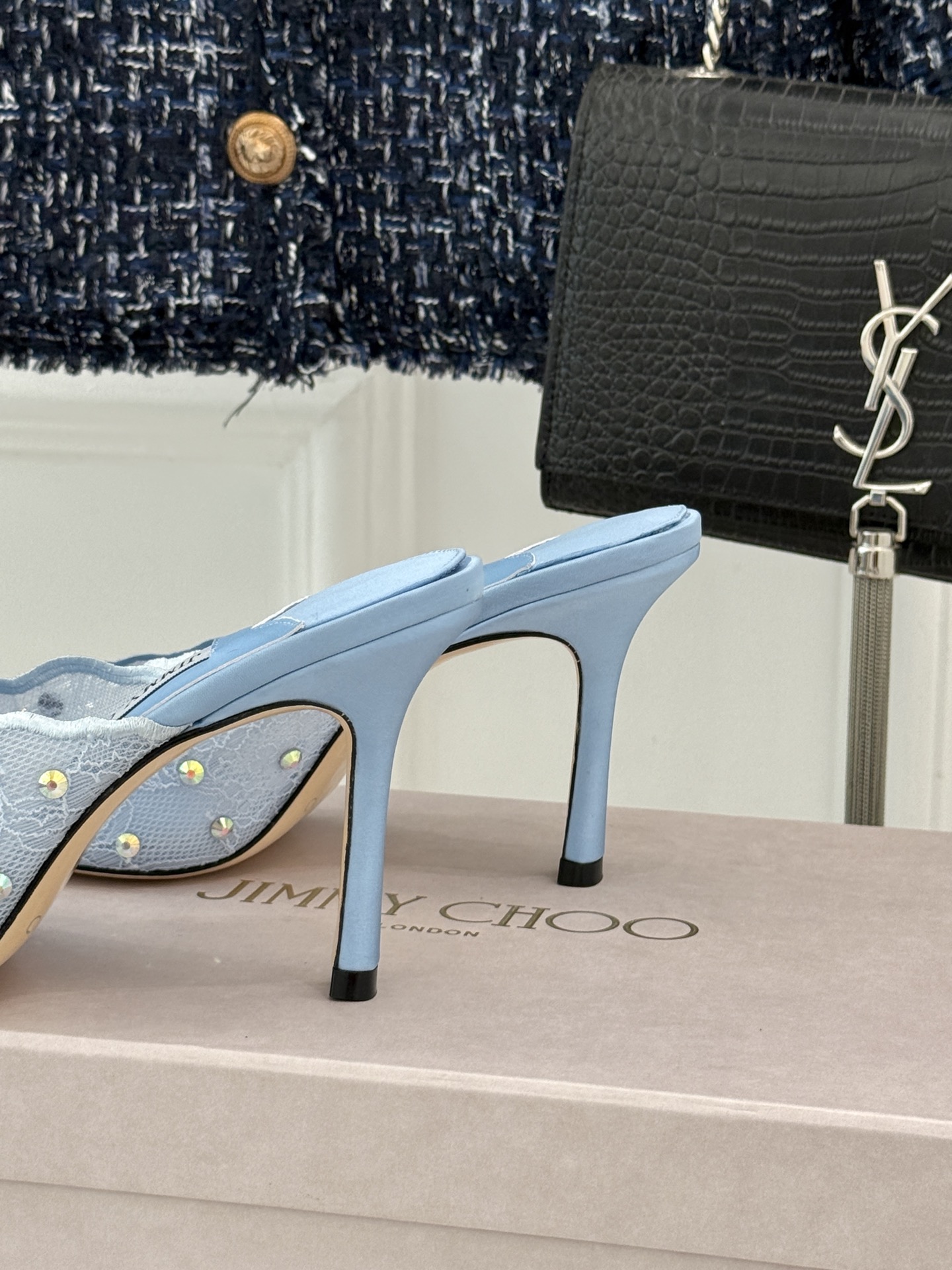Jimmy Choo/吉米周26WF新品水钻蕾丝金属头高跟拖鞋承袭品牌30年英伦奢雅基因这款凉鞋解锁现代