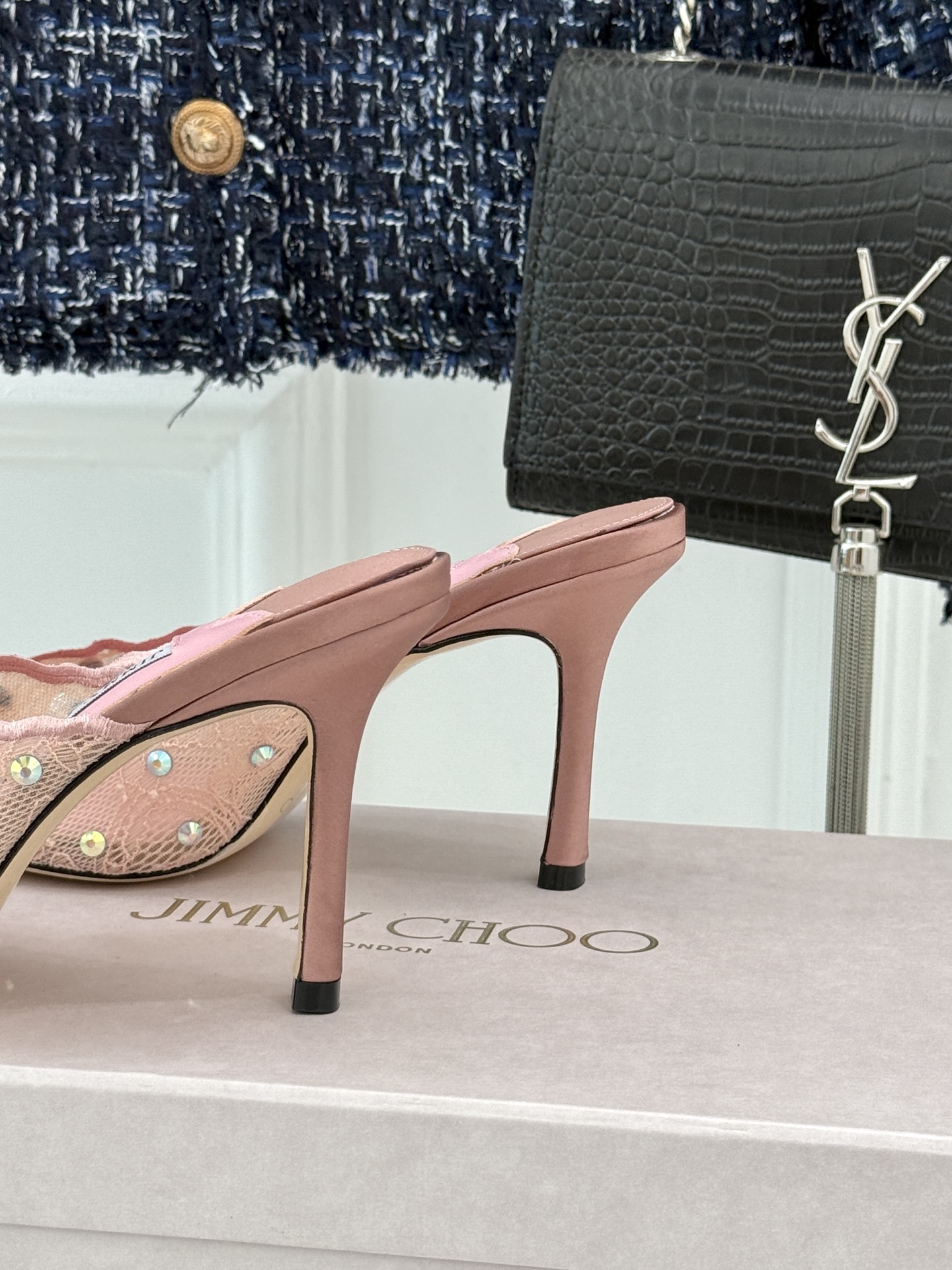 Jimmy Choo/吉米周26WF新品水钻蕾丝金属头高跟拖鞋承袭品牌30年英伦奢雅基因这款凉鞋解锁现代