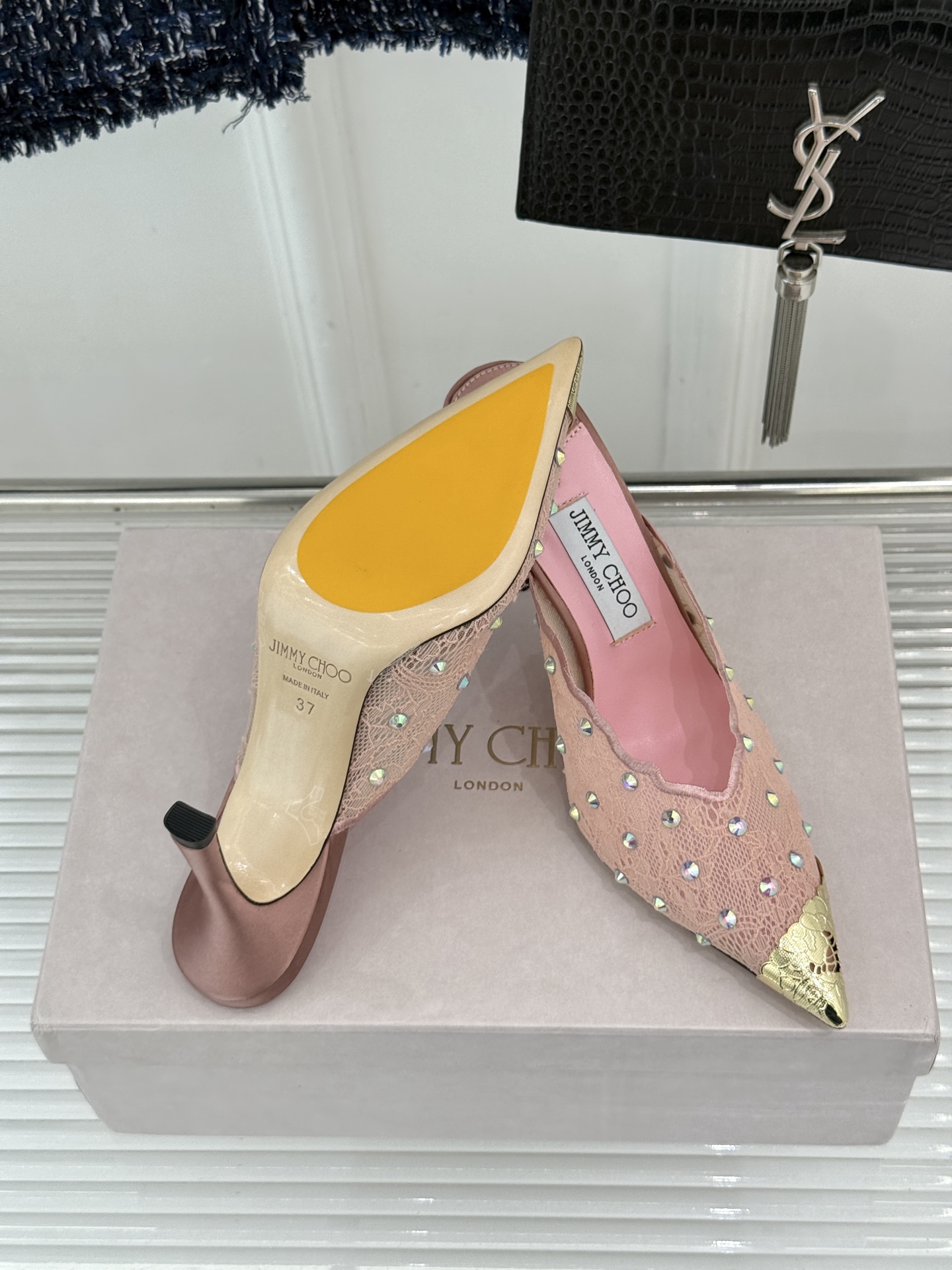 Jimmy Choo/吉米周26WF新品水钻蕾丝金属头高跟拖鞋承袭品牌30年英伦奢雅基因这款凉鞋解锁现代