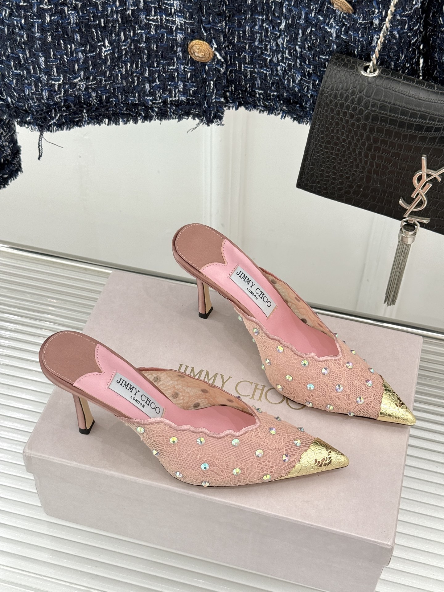 Jimmy Choo/吉米周26WF新品水钻蕾丝金属头高跟拖鞋承袭品牌30年英伦奢雅基因这款凉鞋解锁现代