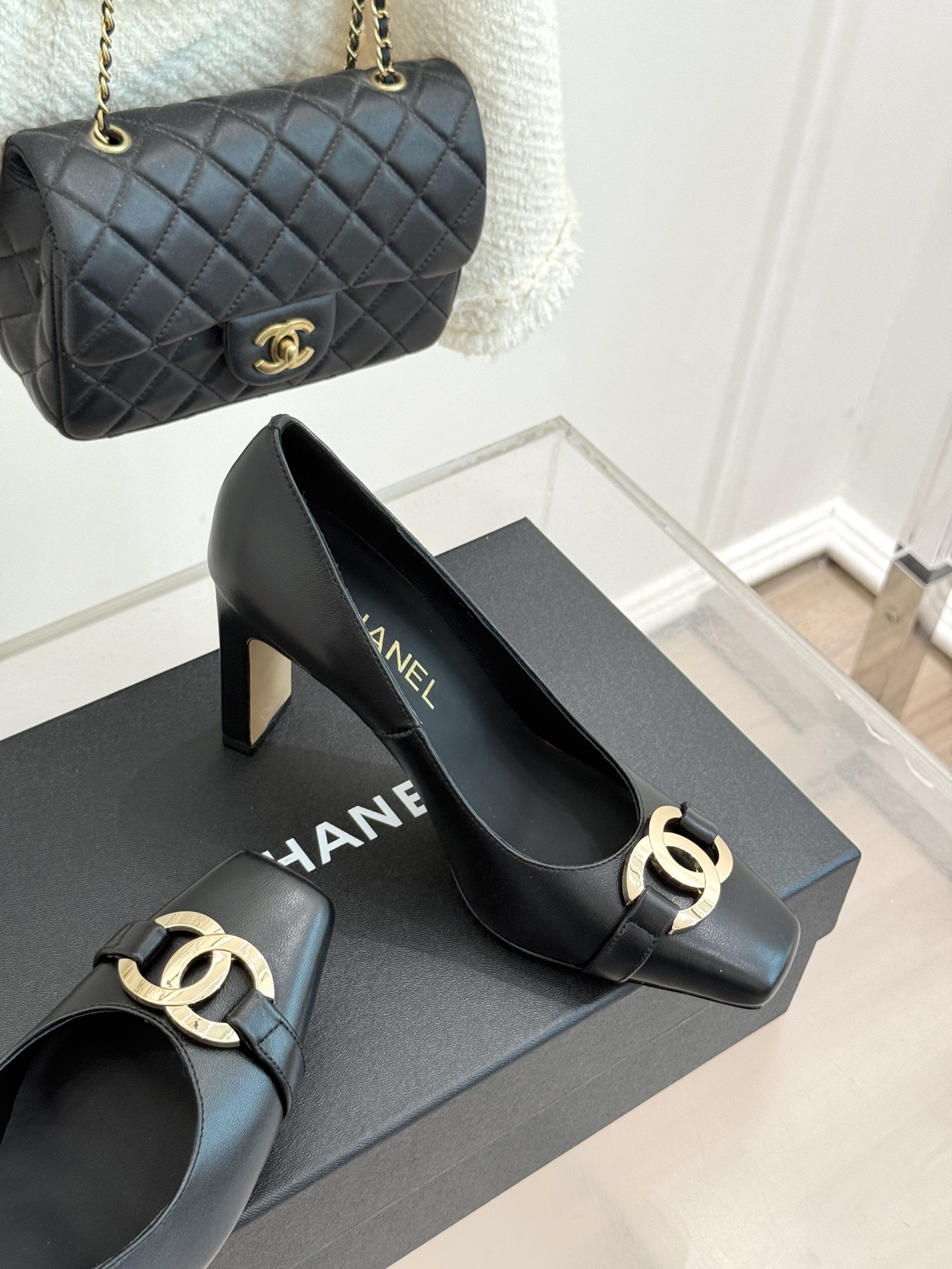 CHANE*｜小香26M新品走秀金属大双C扣方头粗跟高跟鞋复刻高定秀场复古摩登气场。标志性金属大双C扣夺
