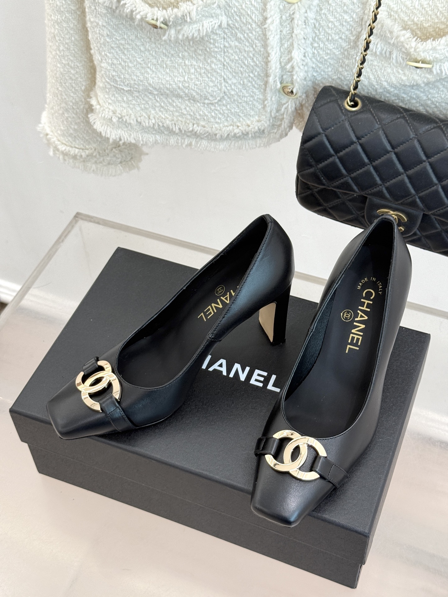 CHANE*｜小香26M新品走秀金属大双C扣方头粗跟高跟鞋复刻高定秀场复古摩登气场。标志性金属大双C扣夺