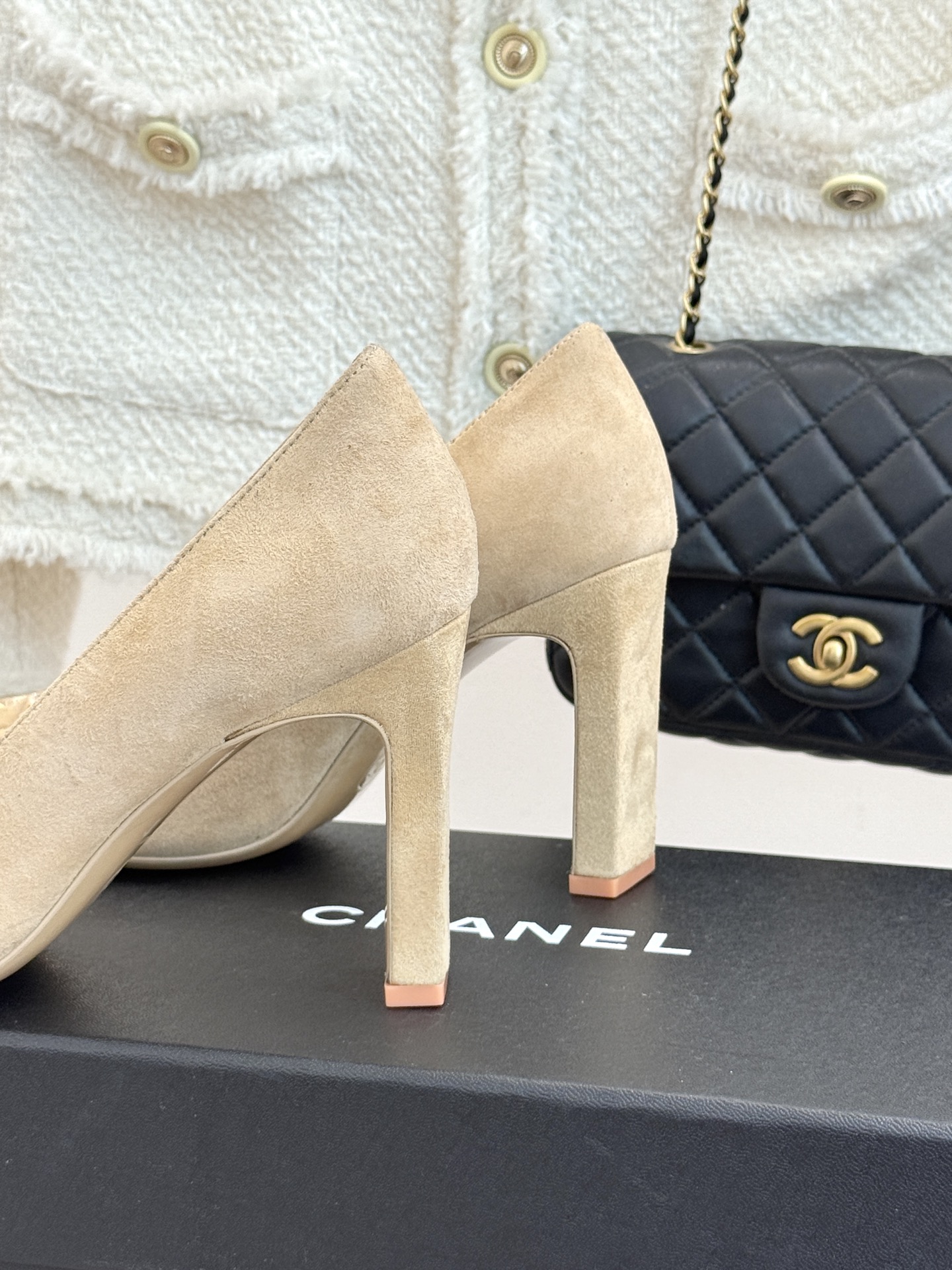 CHANE*｜小香26M新品走秀金属大双C扣方头粗跟高跟鞋复刻高定秀场复古摩登气场。标志性金属大双C扣夺