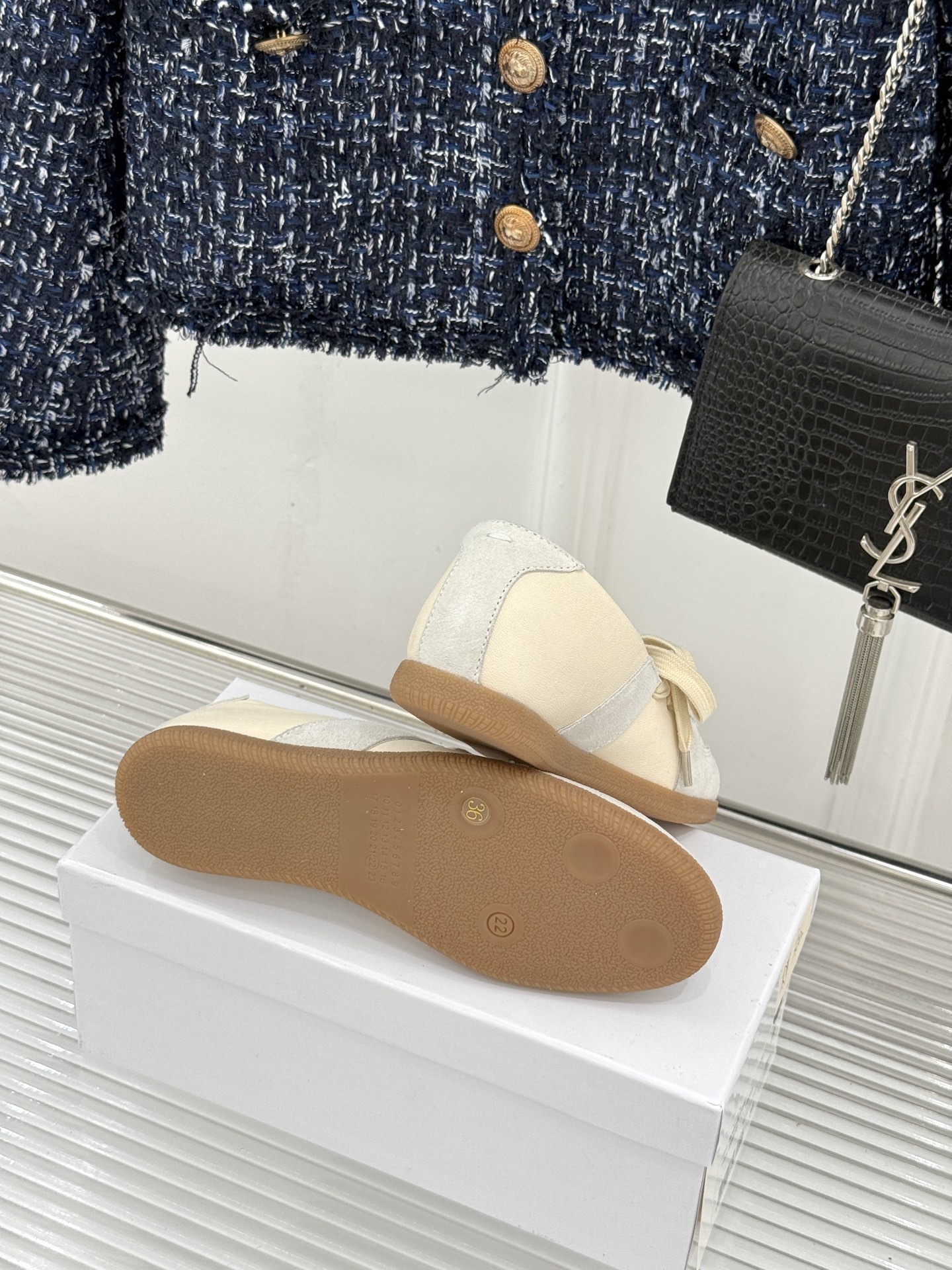 Maison Margiela 26WF新品德训鞋解构复古基因 重塑低调高级质感。甄选头层牛皮拼接细腻麂