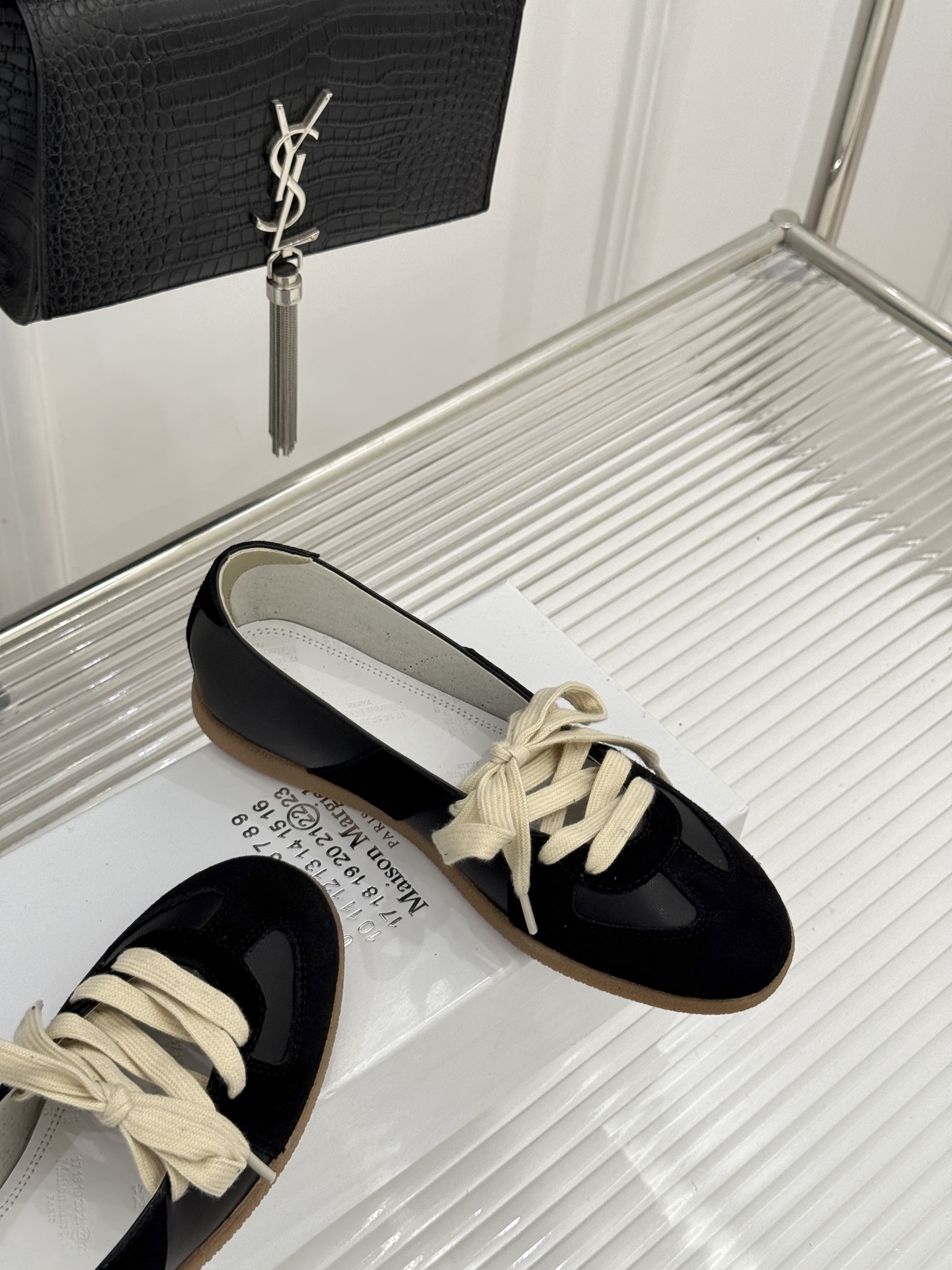Maison Margiela 26WF新品德训鞋解构复古基因 重塑低调高级质感。甄选头层牛皮拼接细腻麂