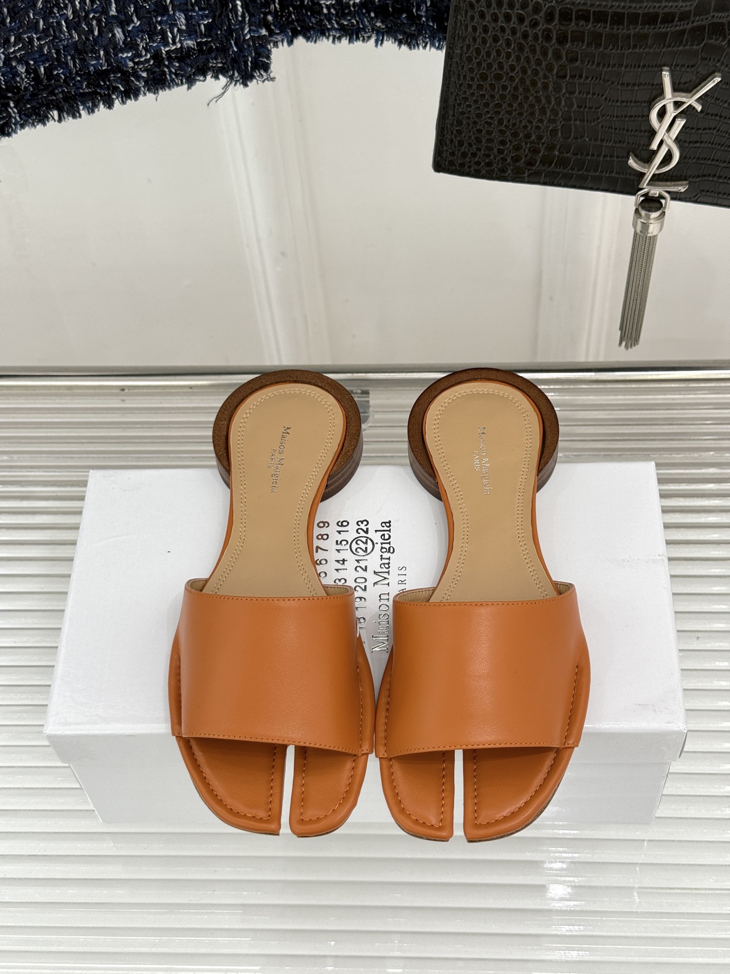 MaisonMargiela｜MM6马吉拉26WF新品分趾一字带圆跟拖鞋先锋分趾基因邂逅慵懒极简重塑解构
