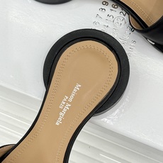 MaisonMargiela|MM6马吉拉26WF新品分趾一字带圆跟拖鞋先锋分趾基因邂逅慵懒极简重塑解构 MaisonMargiela|MM6马吉拉26WF新品分趾一字带圆跟拖鞋先锋分趾基因邂逅慵懒极简重塑解构
