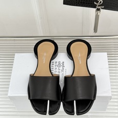 MaisonMargiela|MM6马吉拉26WF新品分趾一字带圆跟拖鞋先锋分趾基因邂逅慵懒极简重塑解构 MaisonMargiela|MM6马吉拉26WF新品分趾一字带圆跟拖鞋先锋分趾基因邂逅慵懒极简重塑解构