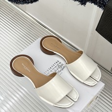 MaisonMargiela|MM6马吉拉26WF新品分趾一字带圆跟拖鞋先锋分趾基因邂逅慵懒极简重塑解构 MaisonMargiela|MM6马吉拉26WF新品分趾一字带圆跟拖鞋先锋分趾基因邂逅慵懒极简重塑解构