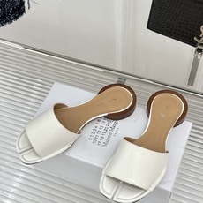 MaisonMargiela|MM6马吉拉26WF新品分趾一字带圆跟拖鞋先锋分趾基因邂逅慵懒极简重塑解构 MaisonMargiela|MM6马吉拉26WF新品分趾一字带圆跟拖鞋先锋分趾基因邂逅慵懒极简重塑解构