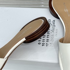 MaisonMargiela|MM6马吉拉26WF新品分趾一字带圆跟拖鞋先锋分趾基因邂逅慵懒极简重塑解构 MaisonMargiela|MM6马吉拉26WF新品分趾一字带圆跟拖鞋先锋分趾基因邂逅慵懒极简重塑解构