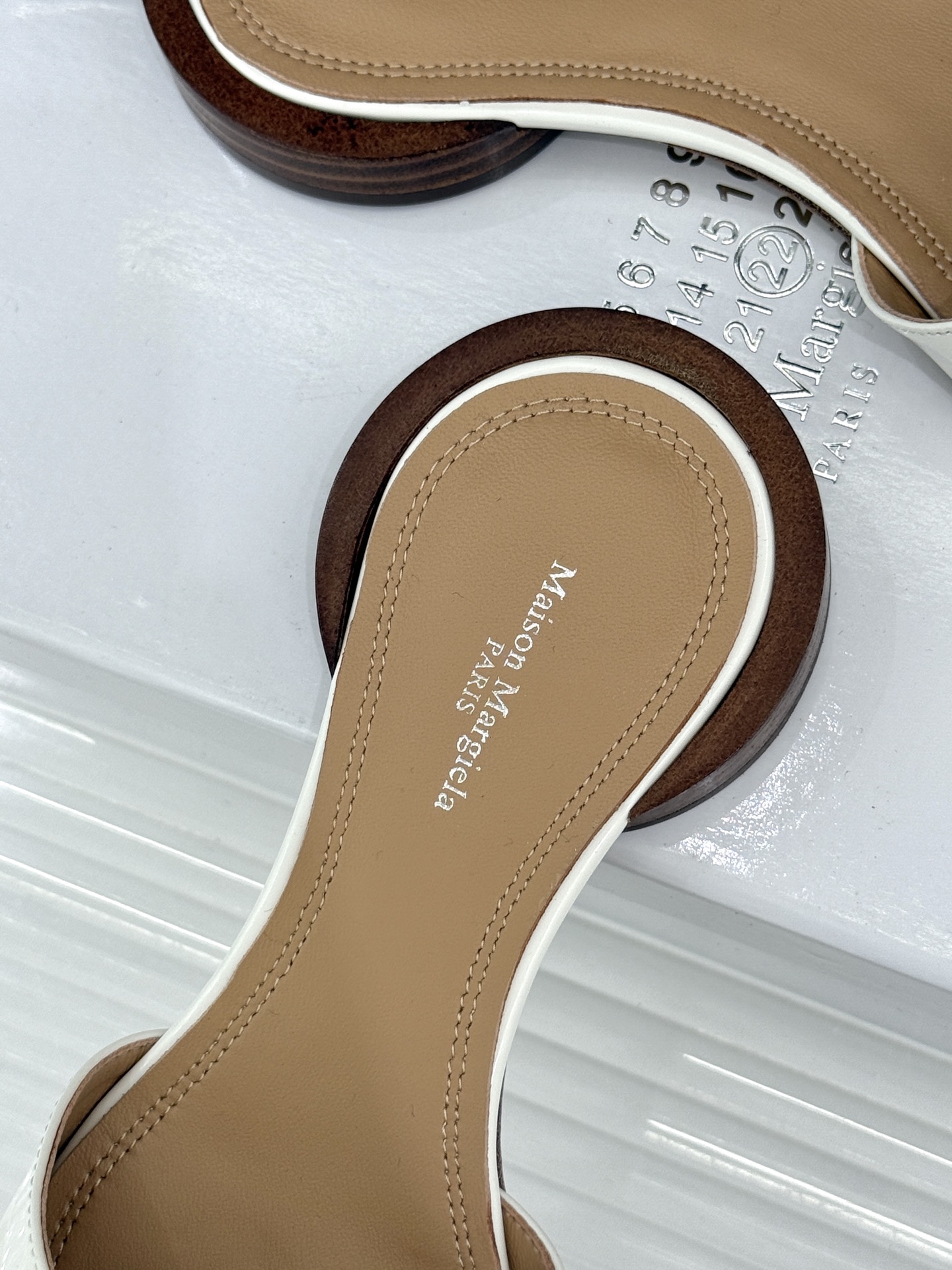 MaisonMargiela|MM6马吉拉26WF新品分趾一字带圆跟拖鞋先锋分趾基因邂逅慵懒极简重塑解构 MaisonMargiela|MM6马吉拉26WF新品分趾一字带圆跟拖鞋先锋分趾基因邂逅慵懒极简重塑解构