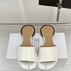 MaisonMargiela|MM6马吉拉26WF新品分趾一字带圆跟拖鞋先锋分趾基因邂逅慵懒极简重塑解构 MaisonMargiela|MM6马吉拉26WF新品分趾一字带圆跟拖鞋先锋分趾基因邂逅慵懒极简重塑解构