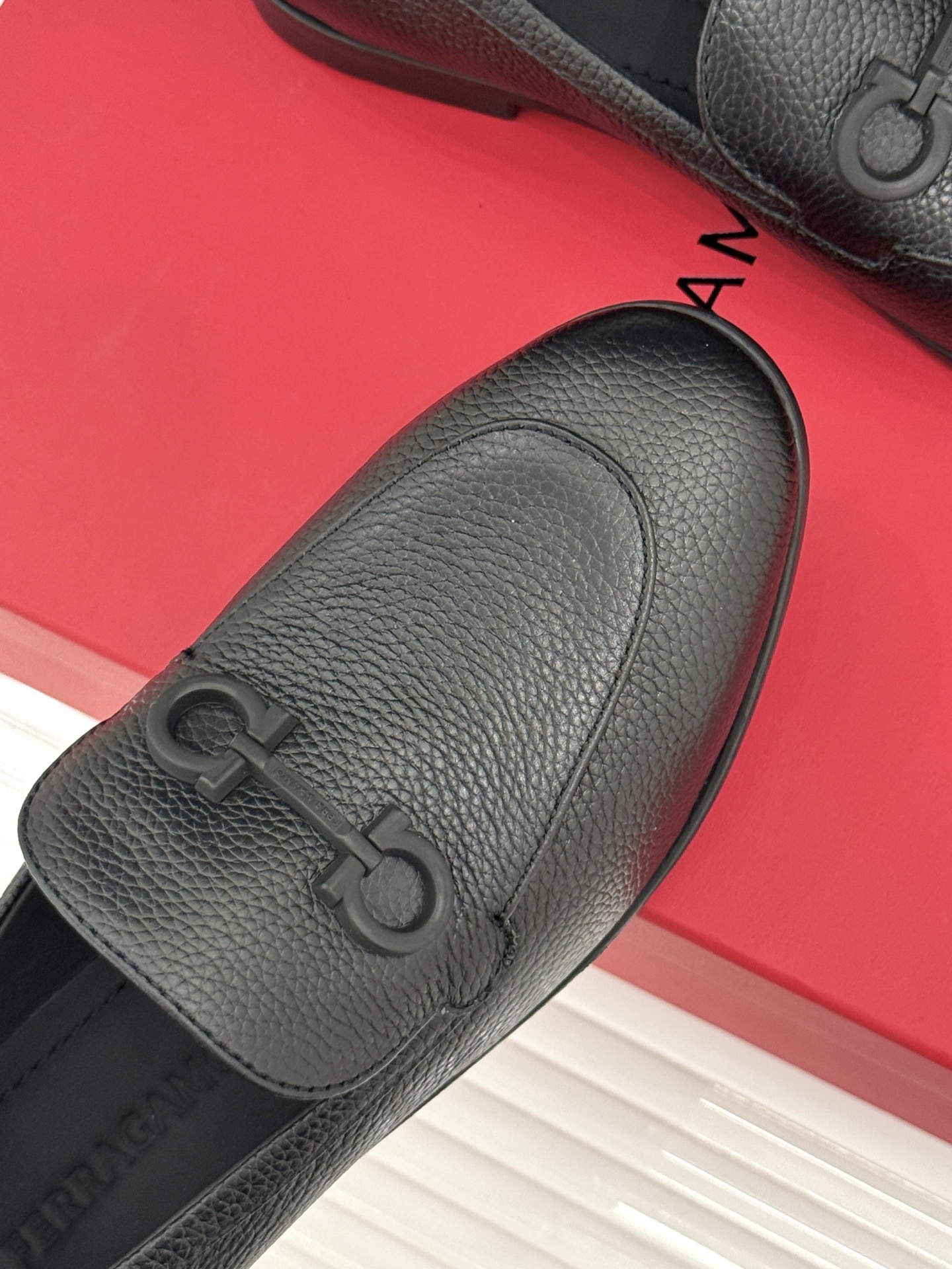 Ferragamo/菲拉格慕26WF新品马衔扣Gancini乐福鞋意式马术灵感邂逅现代优雅甄选柔软锤纹鹿 Ferragamo/菲拉格慕26WF新品马衔扣Gancini乐福鞋意式马术灵感邂逅现代优雅甄选柔软锤纹鹿