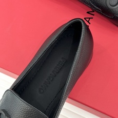 Ferragamo/菲拉格慕26WF新品马衔扣Gancini乐福鞋意式马术灵感邂逅现代优雅甄选柔软锤纹鹿 Ferragamo/菲拉格慕26WF新品马衔扣Gancini乐福鞋意式马术灵感邂逅现代优雅甄选柔软锤纹鹿