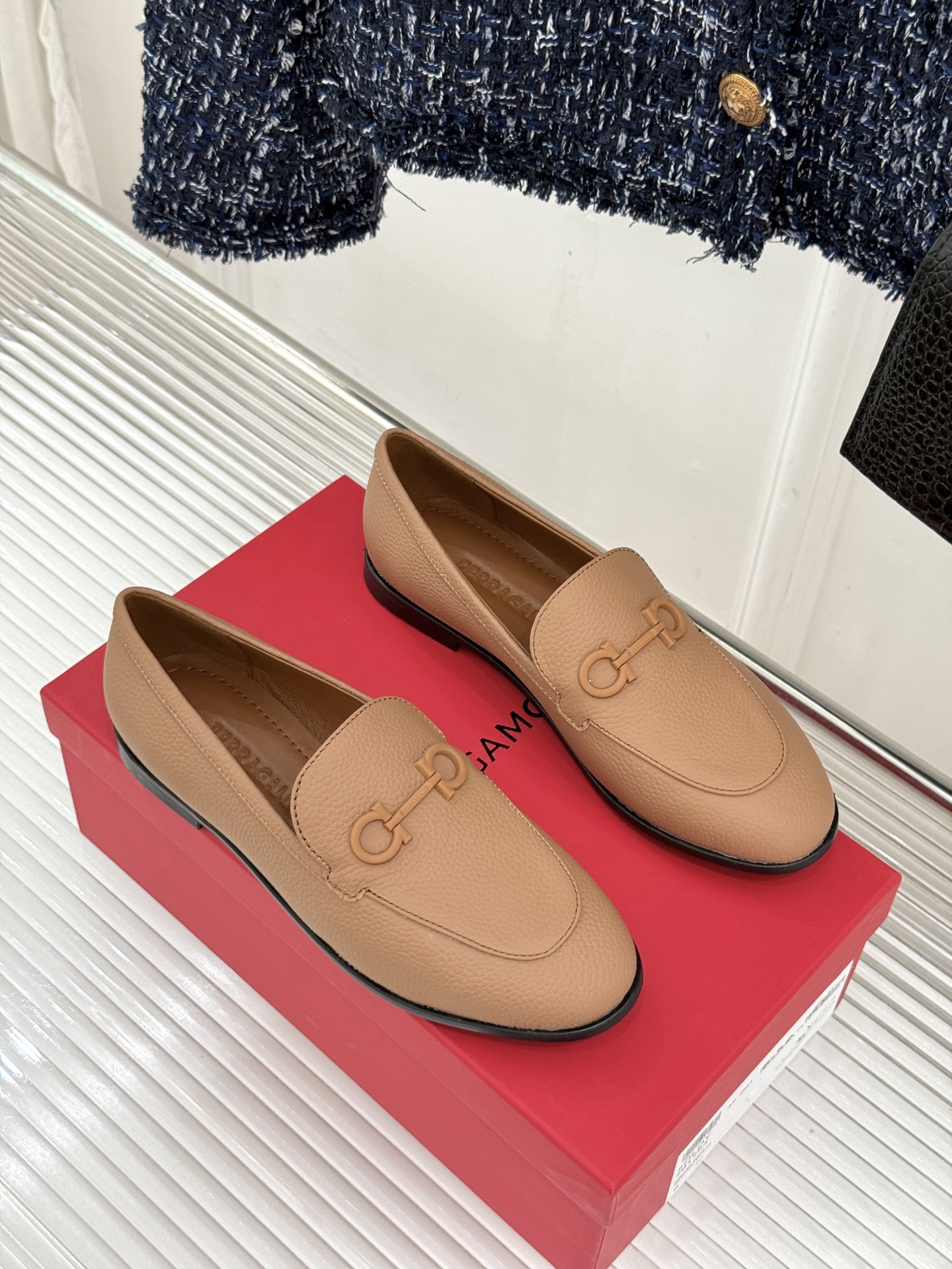 Ferragamo/菲拉格慕26WF新品马衔扣Gancini乐福鞋意式马术灵感邂逅现代优雅甄选柔软锤纹鹿 Ferragamo/菲拉格慕26WF新品马衔扣Gancini乐福鞋意式马术灵感邂逅现代优雅甄选柔软锤纹鹿