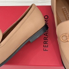 Ferragamo/菲拉格慕26WF新品马衔扣Gancini乐福鞋意式马术灵感邂逅现代优雅甄选柔软锤纹鹿 Ferragamo/菲拉格慕26WF新品马衔扣Gancini乐福鞋意式马术灵感邂逅现代优雅甄选柔软锤纹鹿