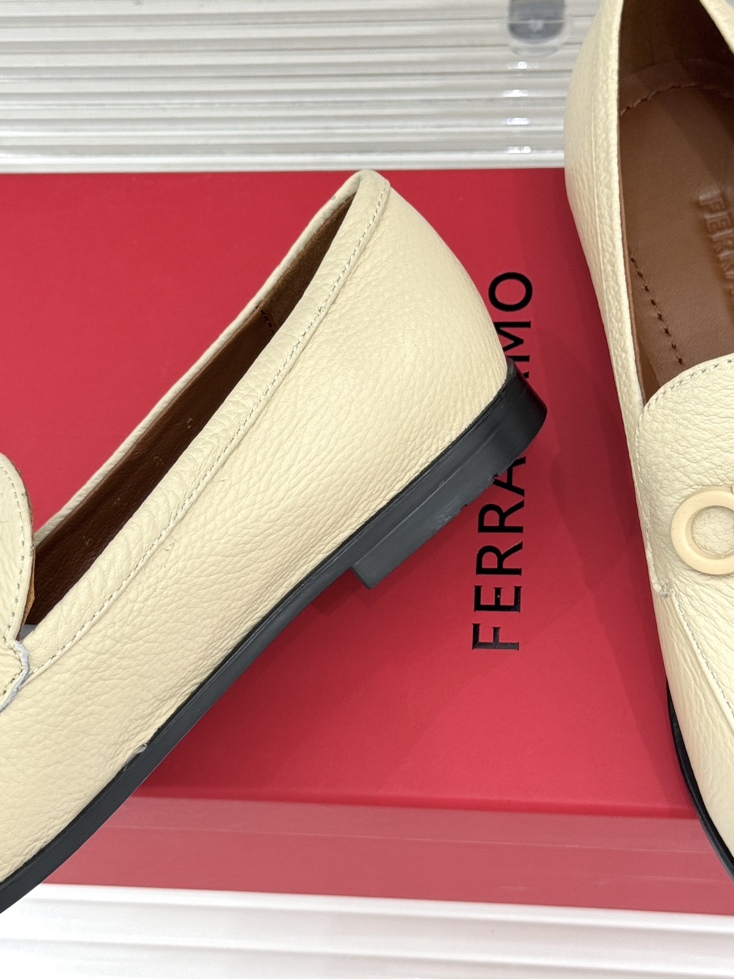 Ferragamo/菲拉格慕26WF新品马衔扣Gancini乐福鞋意式马术灵感邂逅现代优雅甄选柔软锤纹鹿
