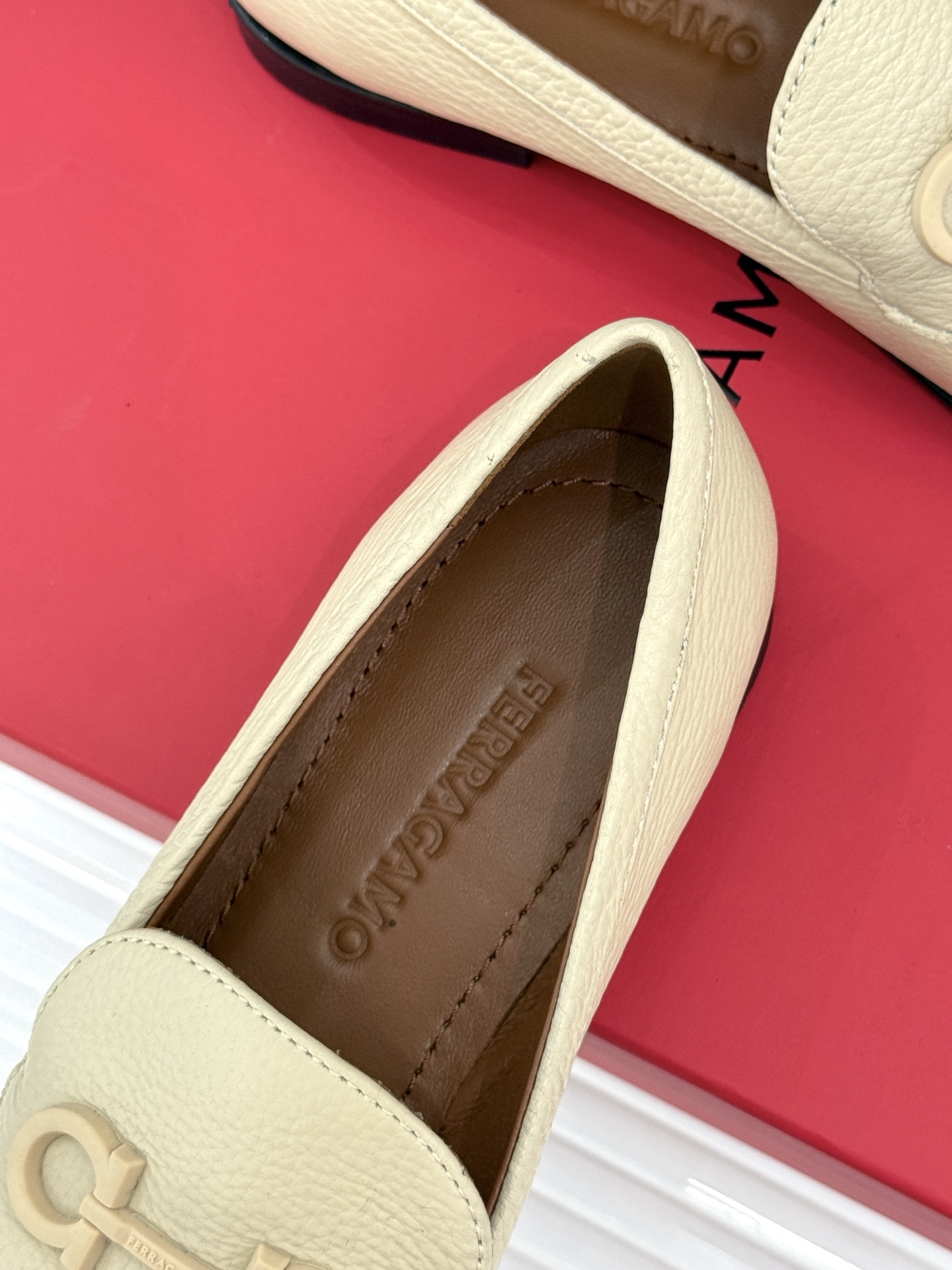 Ferragamo/菲拉格慕26WF新品马衔扣Gancini乐福鞋意式马术灵感邂逅现代优雅甄选柔软锤纹鹿