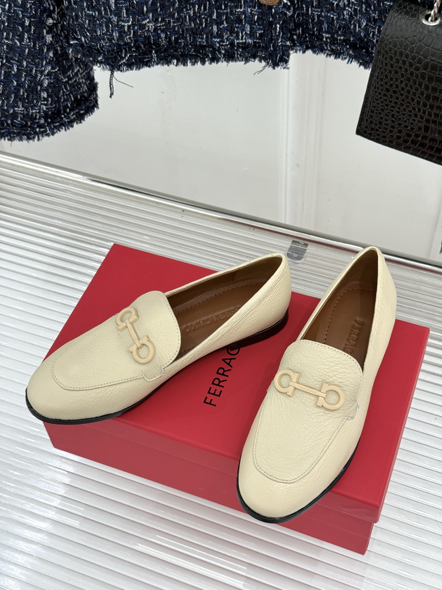 Ferragamo/菲拉格慕26WF新品马衔扣Gancini乐福鞋意式马术灵感邂逅现代优雅甄选柔软锤纹鹿