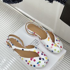 MaisonMargiela|MM6马吉拉复古分趾玛丽珍凉鞋MaisonMargiela又又又放大招啦! MaisonMargiela|MM6马吉拉复古分趾玛丽珍凉鞋MaisonMargiela又又又放大招啦!