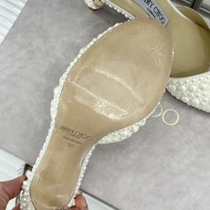 全珍珠Jimmy Choo/吉米周经典大珍珠鱼嘴高跟凉鞋将浪漫珠光与轻奢格调完美演绎自带一眼沦陷的名媛氛 全珍珠Jimmy Choo/吉米周经典大珍珠鱼嘴高跟凉鞋将浪漫珠光与轻奢格调完美演绎自带一眼沦陷的名媛氛