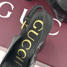 Gucci/古驰26WF新品马衔扣鱼嘴防水台粗跟高跟凉鞋演绎复古奢华与现代气场的融合之作。标志性金属马衔 Gucci/古驰26WF新品马衔扣鱼嘴防水台粗跟高跟凉鞋演绎复古奢华与现代气场的融合之作。标志性金属马衔
