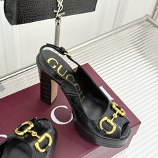 Gucci/古驰26WF新品马衔扣鱼嘴防水台粗跟高跟凉鞋演绎复古奢华与现代气场的融合之作。标志性金属马衔 Gucci/古驰26WF新品马衔扣鱼嘴防水台粗跟高跟凉鞋演绎复古奢华与现代气场的融合之作。标志性金属马衔