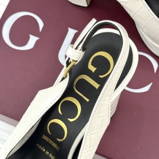Gucci/古驰26WF新品马衔扣鱼嘴防水台粗跟高跟凉鞋演绎复古奢华与现代气场的融合之作。标志性金属马衔 Gucci/古驰26WF新品马衔扣鱼嘴防水台粗跟高跟凉鞋演绎复古奢华与现代气场的融合之作。标志性金属马衔