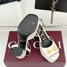 Gucci/古驰26WF新品马衔扣鱼嘴防水台粗跟高跟凉鞋演绎复古奢华与现代气场的融合之作。标志性金属马衔 Gucci/古驰26WF新品马衔扣鱼嘴防水台粗跟高跟凉鞋演绎复古奢华与现代气场的融合之作。标志性金属马衔