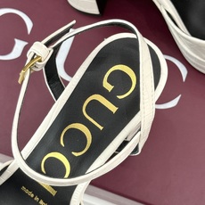 Gucci/古驰26WF新品马衔扣鱼嘴防水台粗跟高跟凉鞋演绎复古奢华与现代气场的融合之作。标志性金属马衔 Gucci/古驰26WF新品马衔扣鱼嘴防水台粗跟高跟凉鞋演绎复古奢华与现代气场的融合之作。标志性金属马衔