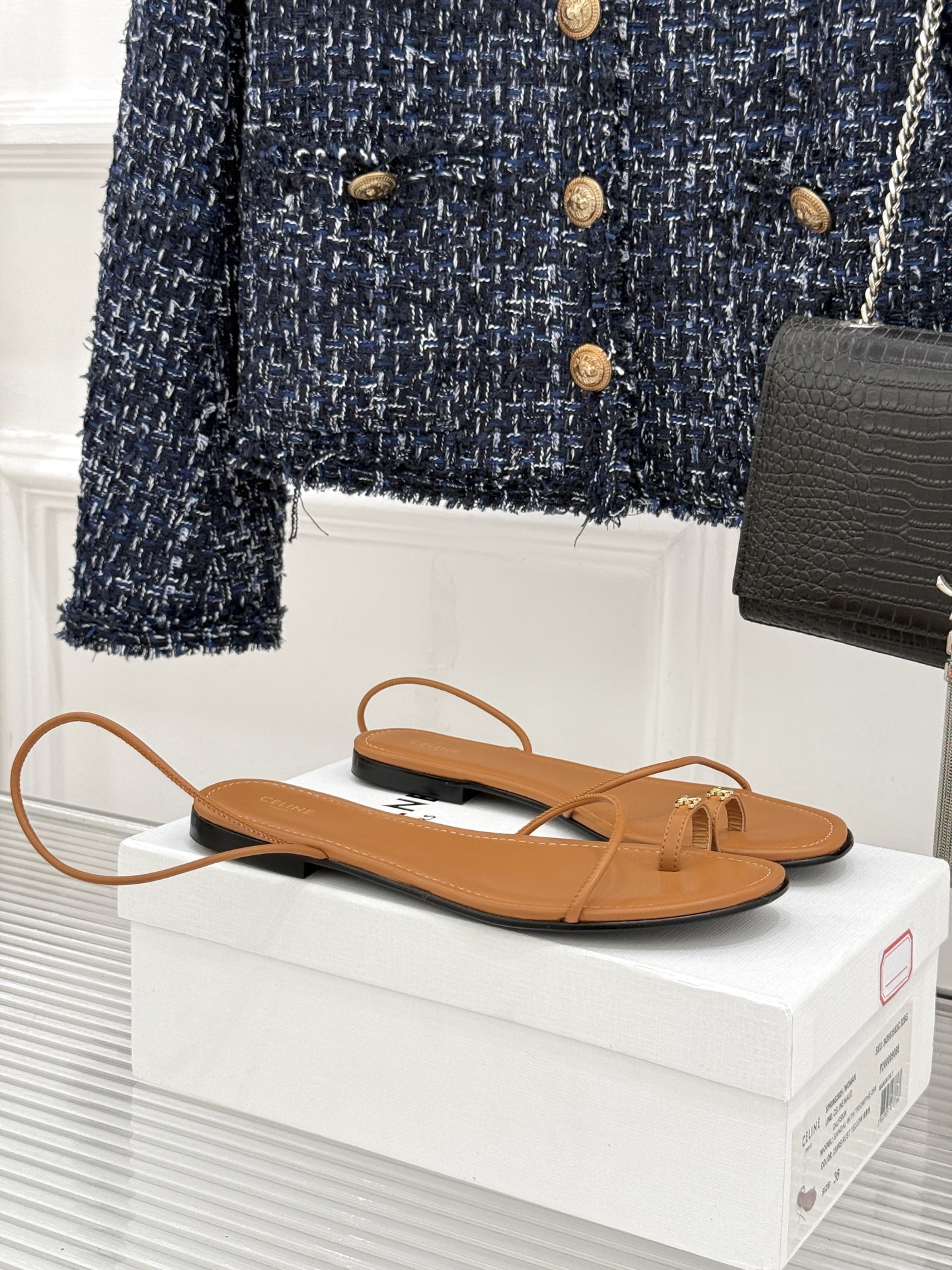 Celine/赛琳26WF新品凯旋门夹脚细带凉鞋法式慵懒感 一眼沦陷细带简约 勾勒纤纤细足经典凯旋门金标