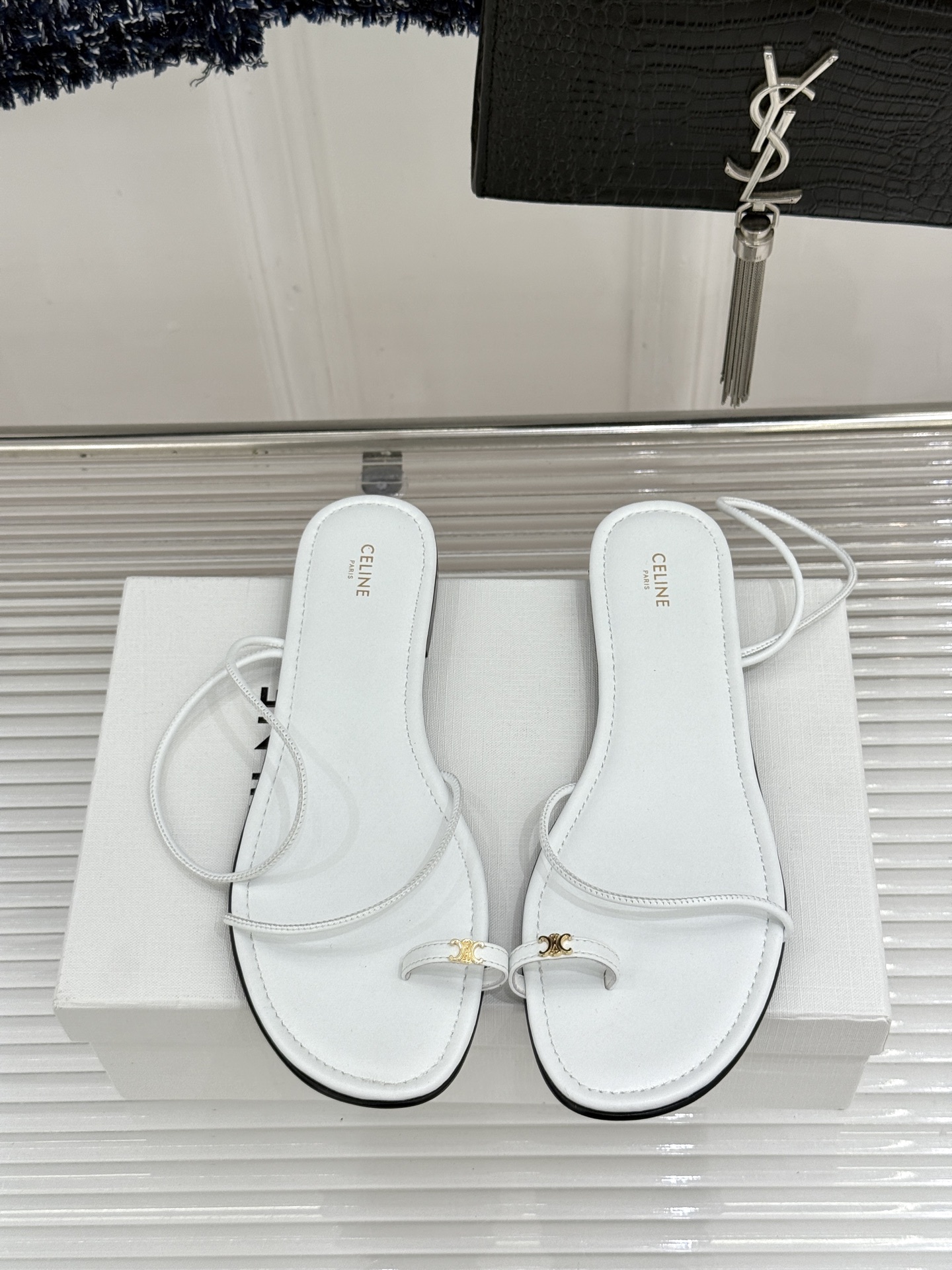 Celine/赛琳26WF新品凯旋门夹脚细带凉鞋法式慵懒感 一眼沦陷细带简约 勾勒纤纤细足经典凯旋门金标