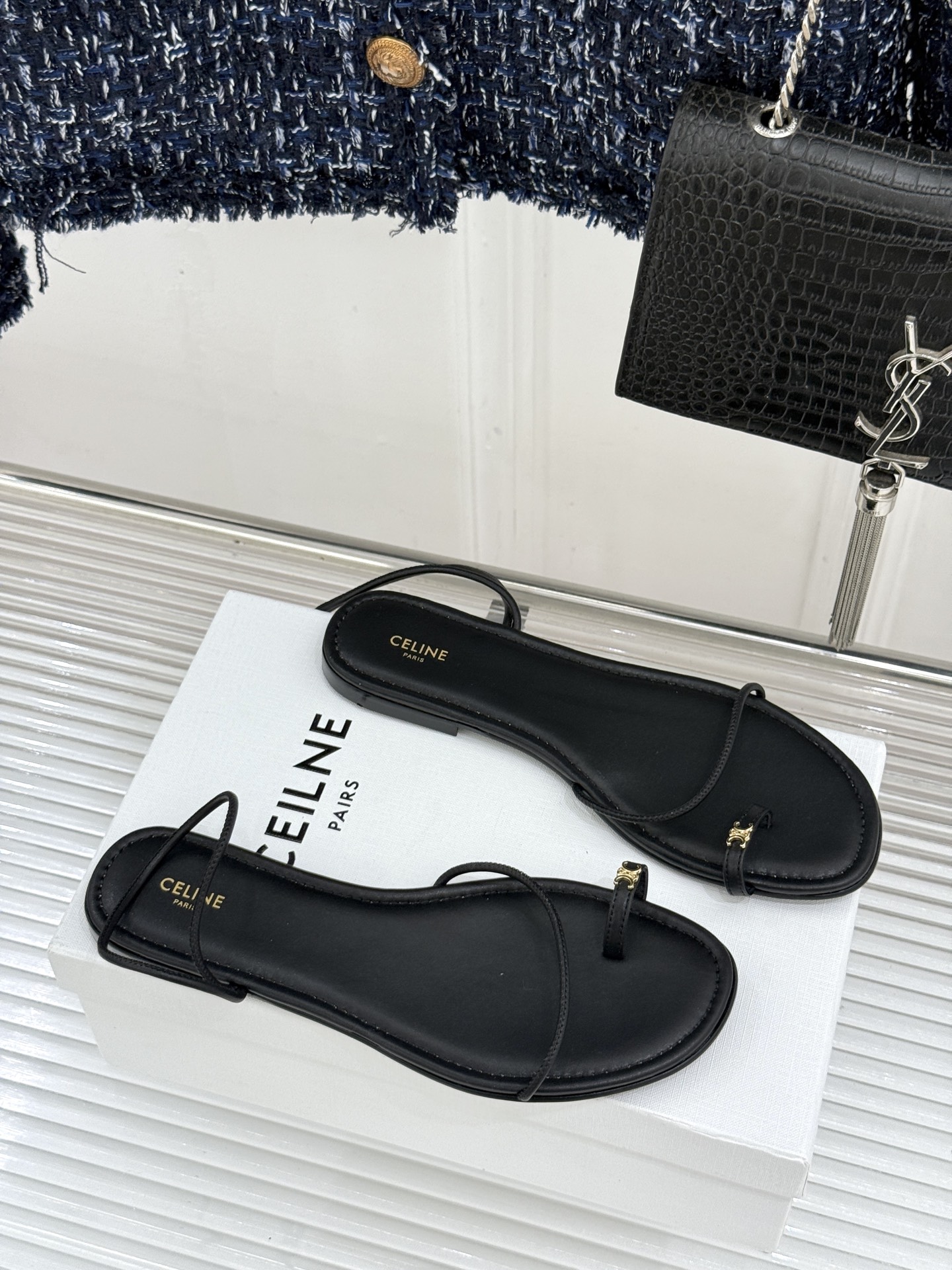Celine/赛琳26WF新品凯旋门夹脚细带凉鞋法式慵懒感 一眼沦陷细带简约 勾勒纤纤细足经典凯旋门金标