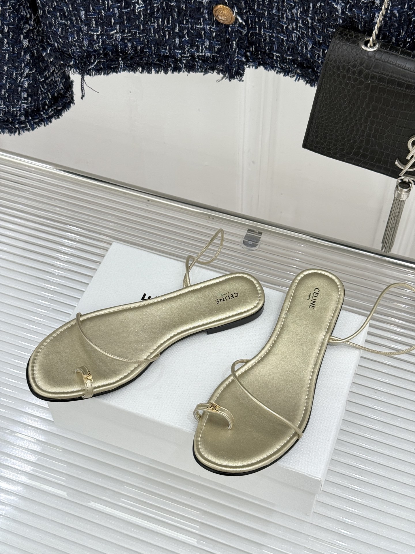 Celine/赛琳26WF新品凯旋门夹脚细带凉鞋法式慵懒感 一眼沦陷细带简约 勾勒纤纤细足经典凯旋门金标