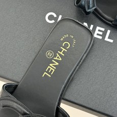CHANE* |小香26S新品大双C镂空拖鞋通透肌理自带轻奢气韵经典双C镌刻品牌底蕴镂空剪裁勾勒灵动轮廓 CHANE* |小香26S新品大双C镂空拖鞋通透肌理自带轻奢气韵经典双C镌刻品牌底蕴镂空剪裁勾勒灵动轮廓