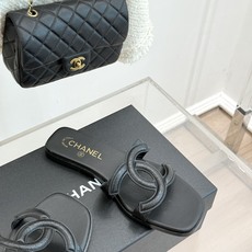 CHANE* |小香26S新品大双C镂空拖鞋通透肌理自带轻奢气韵经典双C镌刻品牌底蕴镂空剪裁勾勒灵动轮廓 CHANE* |小香26S新品大双C镂空拖鞋通透肌理自带轻奢气韵经典双C镌刻品牌底蕴镂空剪裁勾勒灵动轮廓