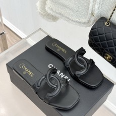 CHANE* |小香26S新品大双C镂空拖鞋通透肌理自带轻奢气韵经典双C镌刻品牌底蕴镂空剪裁勾勒灵动轮廓 CHANE* |小香26S新品大双C镂空拖鞋通透肌理自带轻奢气韵经典双C镌刻品牌底蕴镂空剪裁勾勒灵动轮廓